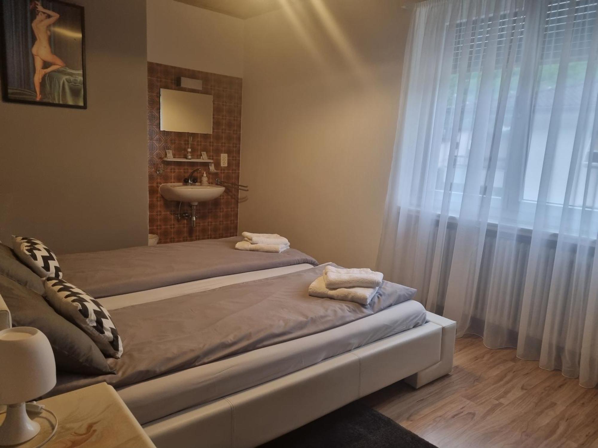 Ristorante Pizzeria Al Posta, Con Alogio Hotel Malvaglia ภายนอก รูปภาพ